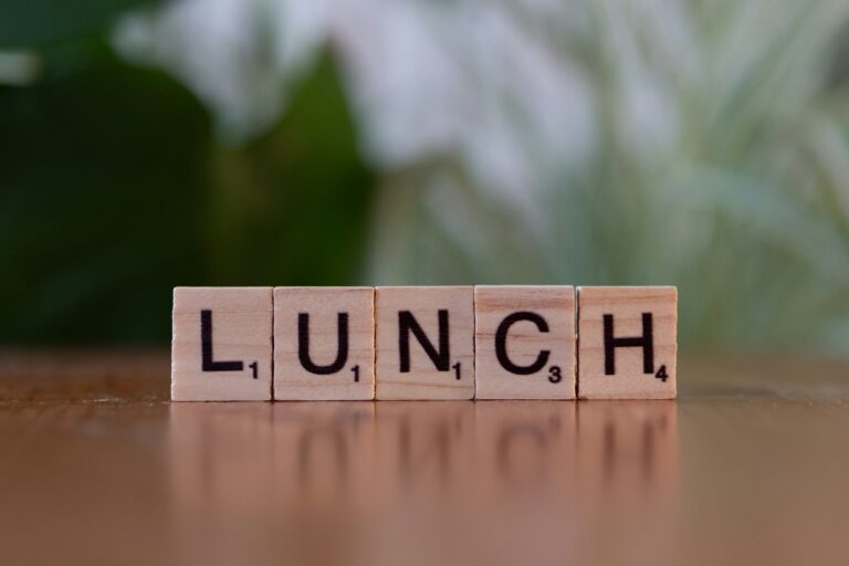 10 Easy Lunch Ideas for Work that Keep You Full and Focused