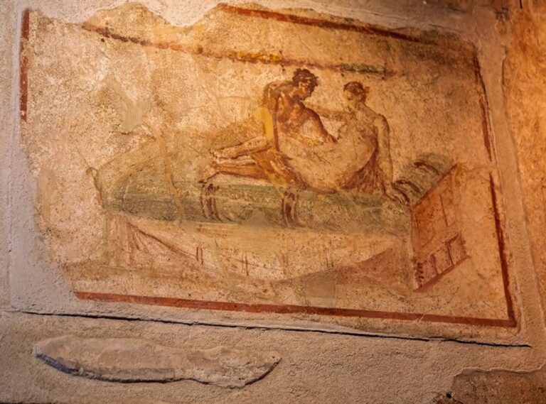 pompeii bodies lovers kissing